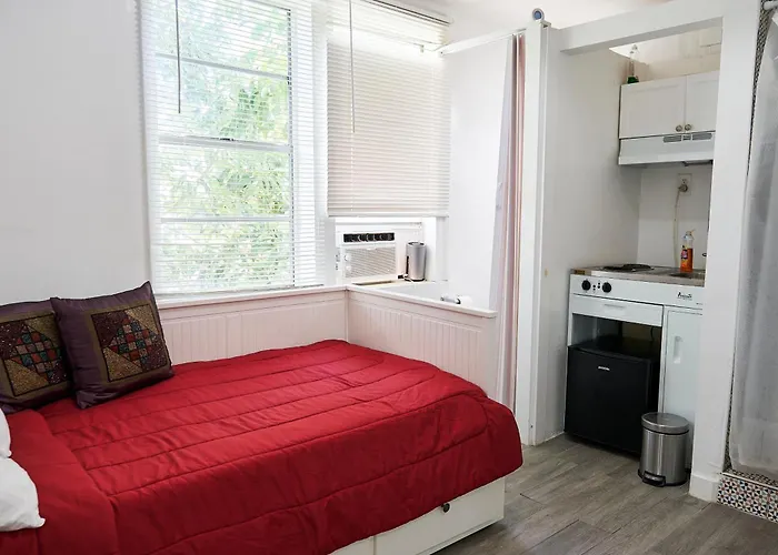 The Tiny Red Mini Studio At Little Havana